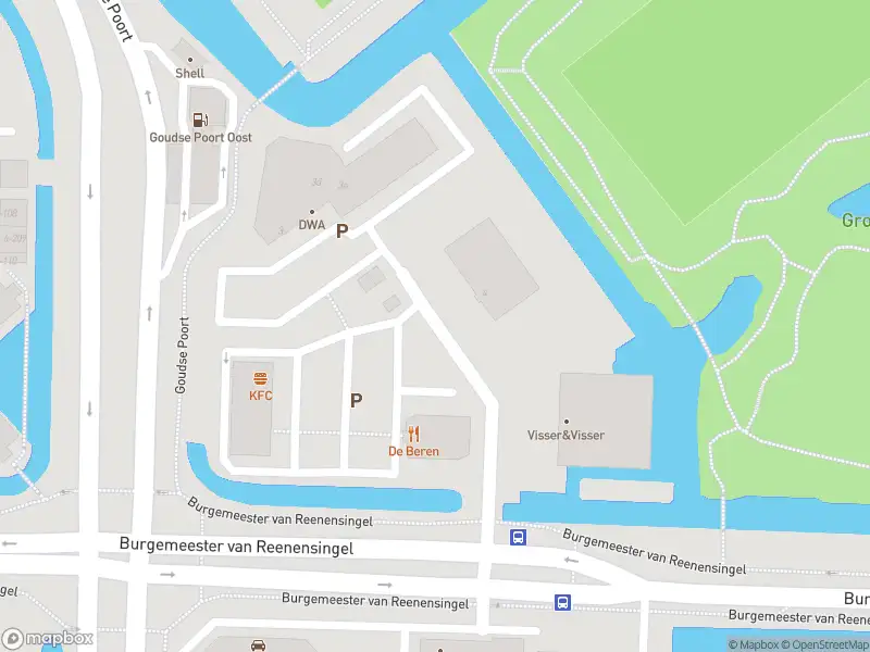 Ambulance met grote spoed naar de Nieuwe Gouwe O.Z. in Gouda