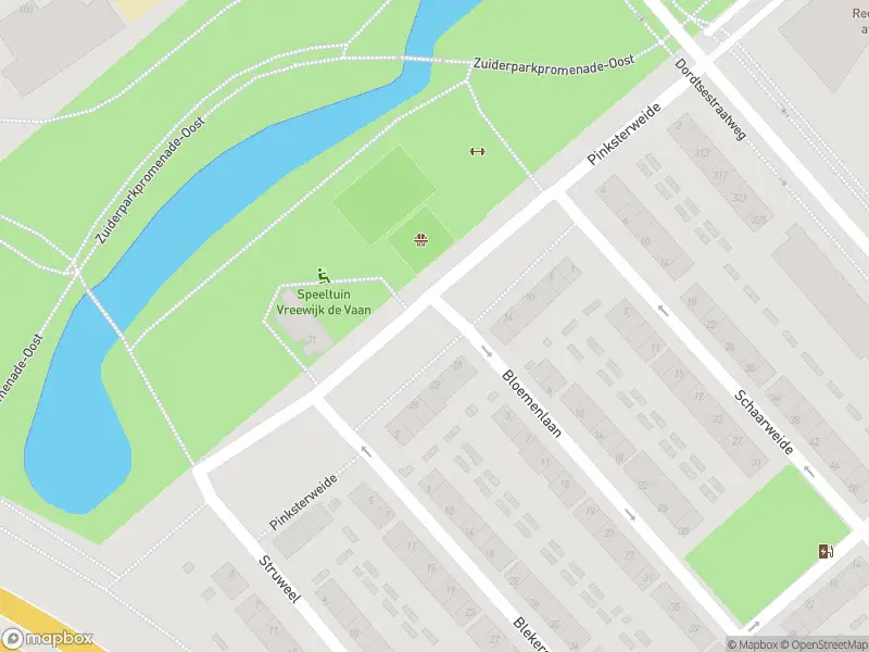 Ambulance met gepaste spoed naar de Pinksterweide in Rotterdam