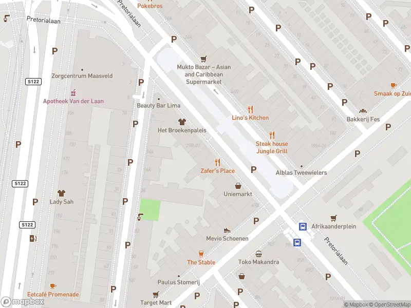 Ambulance met grote spoed naar de Pretorialaan in Rotterdam