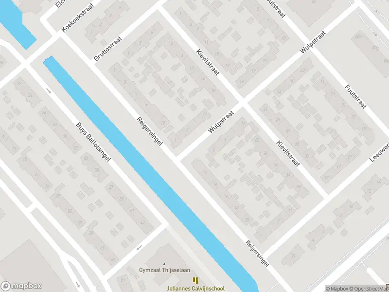 Ambulance met gepaste spoed naar de Wulpstraat in Krimpen aan den IJssel