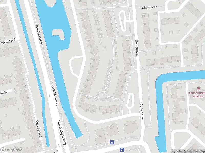 Ambulance met grote spoed naar de Beverveen in Spijkenisse