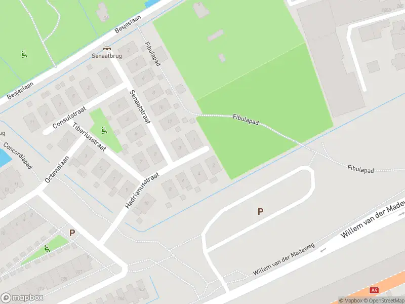 Ambulance met grote spoed naar de Hadrianusstraat in Leiden