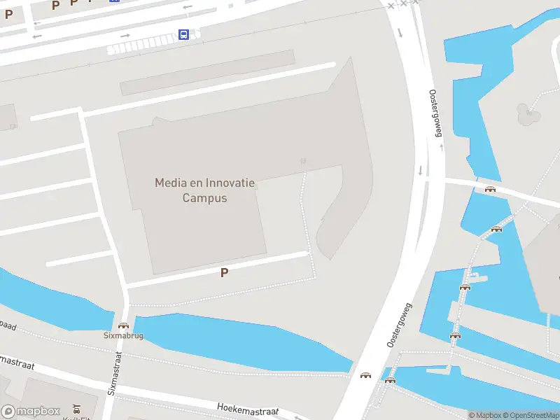 Brandweer met grote spoed naar de Dirk Boutsstraat in Leeuwarden vanwege voertuigbrand