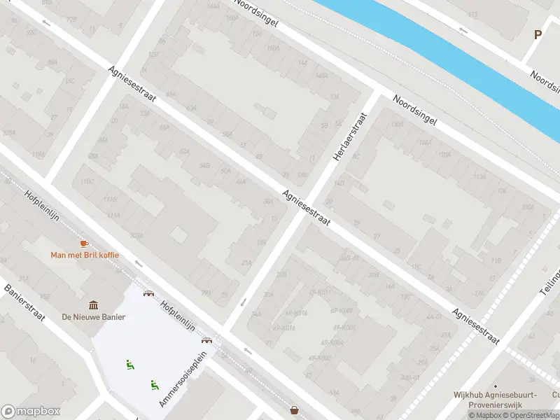 Ambulance met grote spoed naar de Agniesestraat in Rotterdam