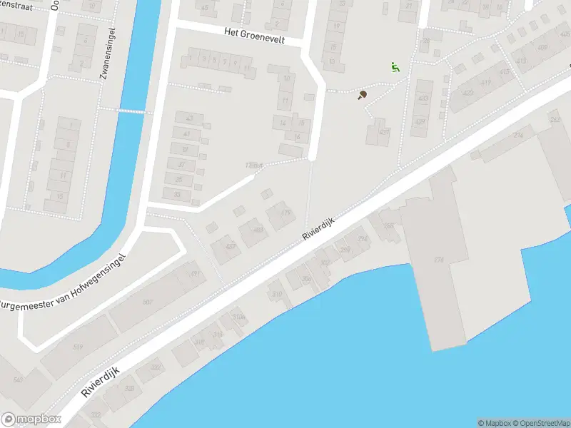 Ambulance met grote spoed naar de Rivierdijk in Sliedrecht