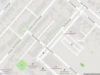 Ambulance met grote spoed naar de De Doorbraak in Nieuw-Vennep