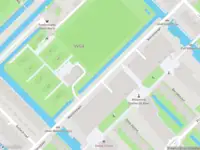 Ambulance met grote spoed naar de Esplanade de Meer in Amsterdam