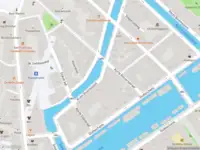 Ambulance met gepaste spoed naar de Metrostation Nieuwmarkt in Nieuwmarkt