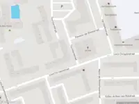 Ambulance met grote spoed naar de Louis Chrispijnstraat in Amsterdam