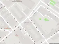 Ambulance met grote spoed naar de De la Reystraat in Rotterdam