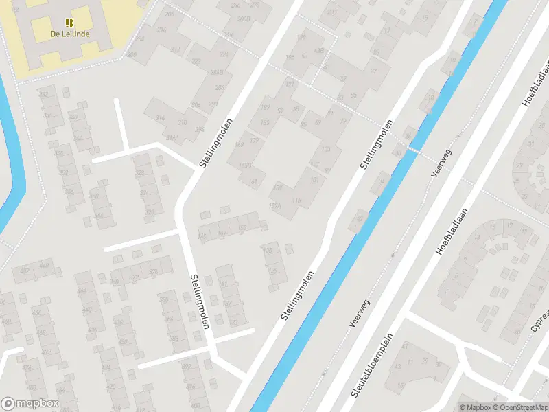 Ambulance met grote spoed naar de Stellingmolen in Papendrecht