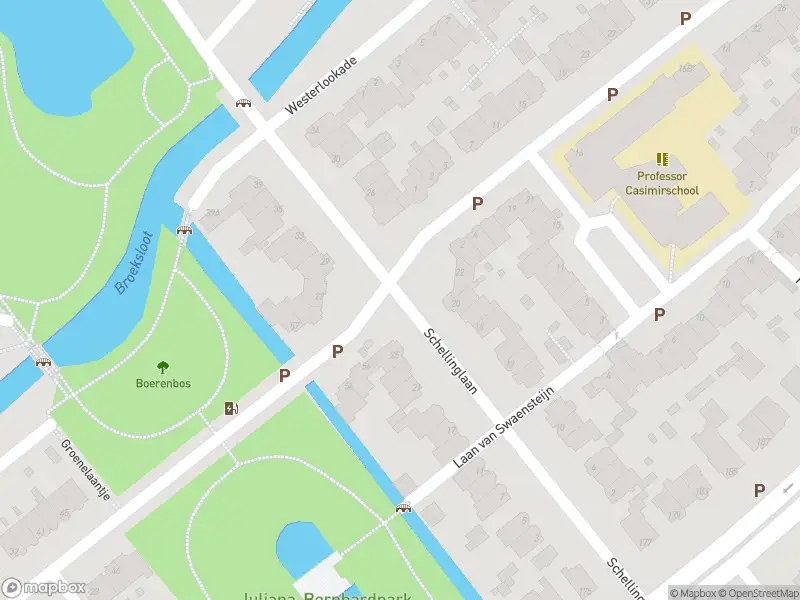 Ambulance met grote spoed naar de Rembrandtlaan in Voorburg