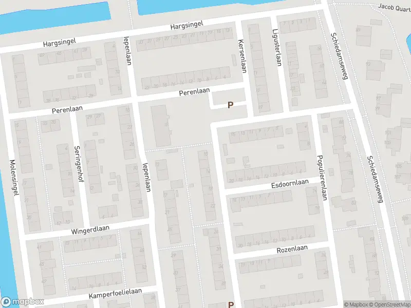 Ambulance met gepaste spoed naar de Lijsterbeslaan in Schiedam