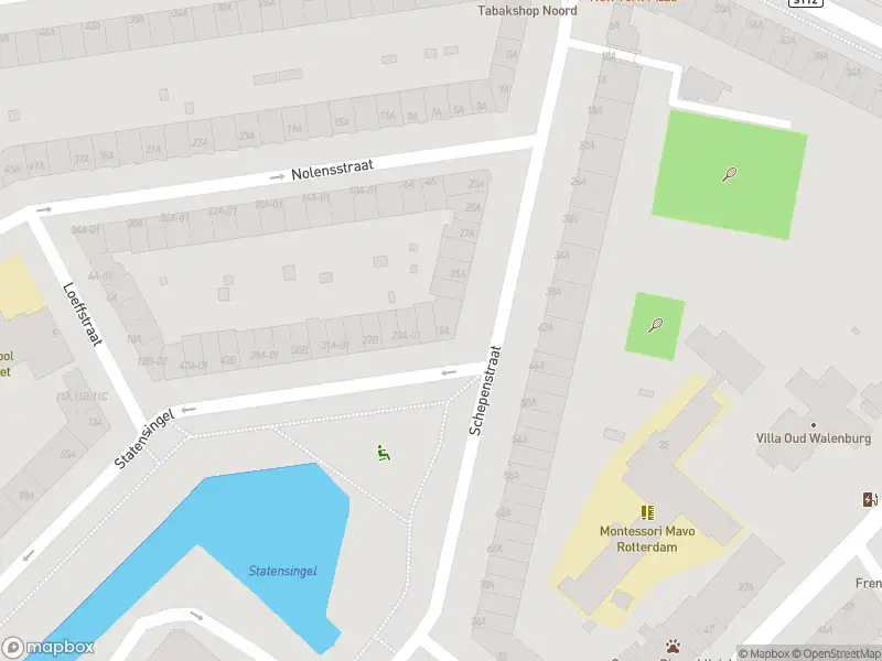 Ambulance met grote spoed naar de Statensingel in Rotterdam