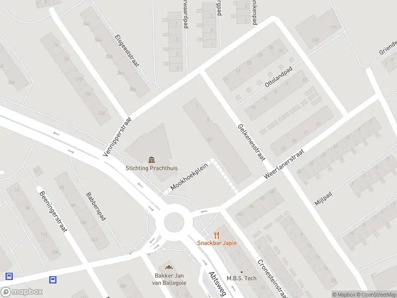 Ambulance met grote spoed naar de Mookhoekplein in Rotterdam