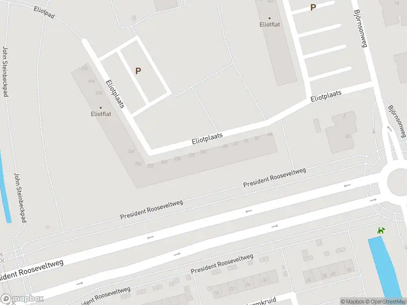 Ambulance met grote spoed naar de Eliotplaats in Rotterdam