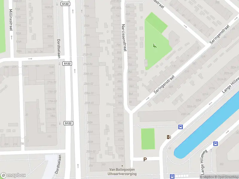 Ambulance met grote spoed naar de Narcissenstraat in Rotterdam