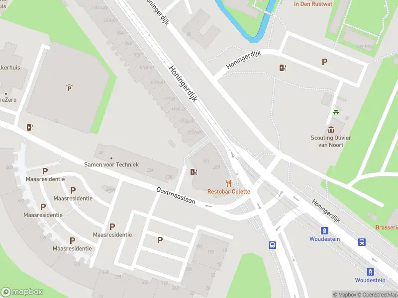 Ambulance met gepaste spoed naar de Honingerdijk in Rotterdam