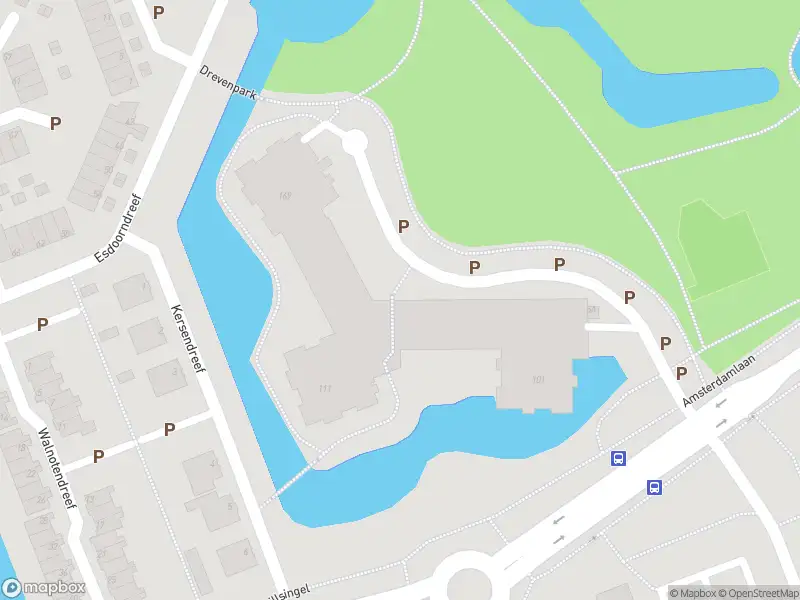 Ambulance met grote spoed naar de Drevenpark in Vlaardingen