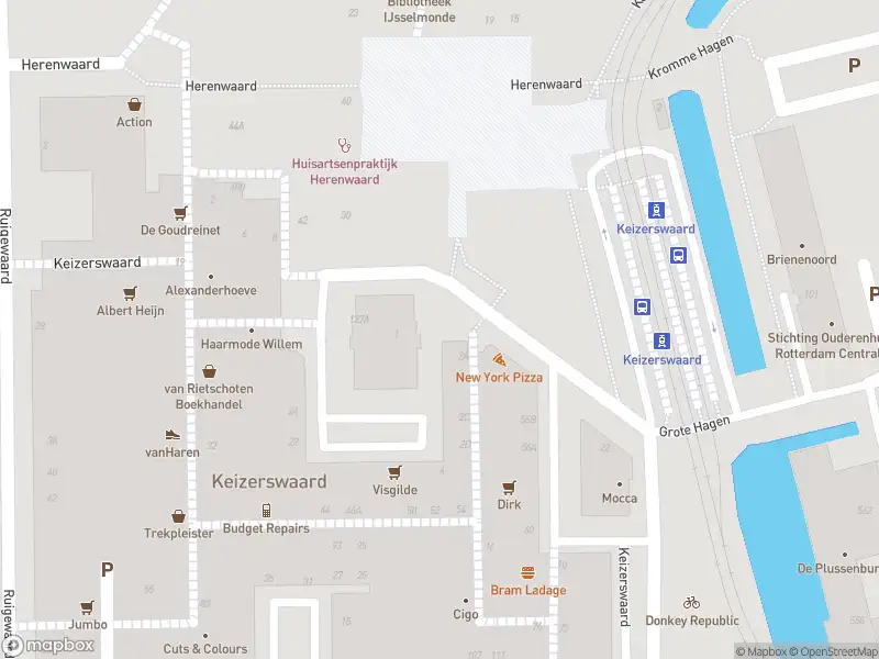 Ambulance met grote spoed naar de Herenwaard in Rotterdam