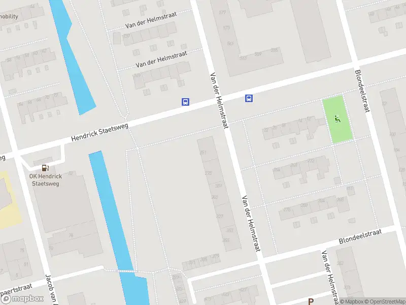 Ambulance met grote spoed naar de Van der Helmstraat in Rotterdam