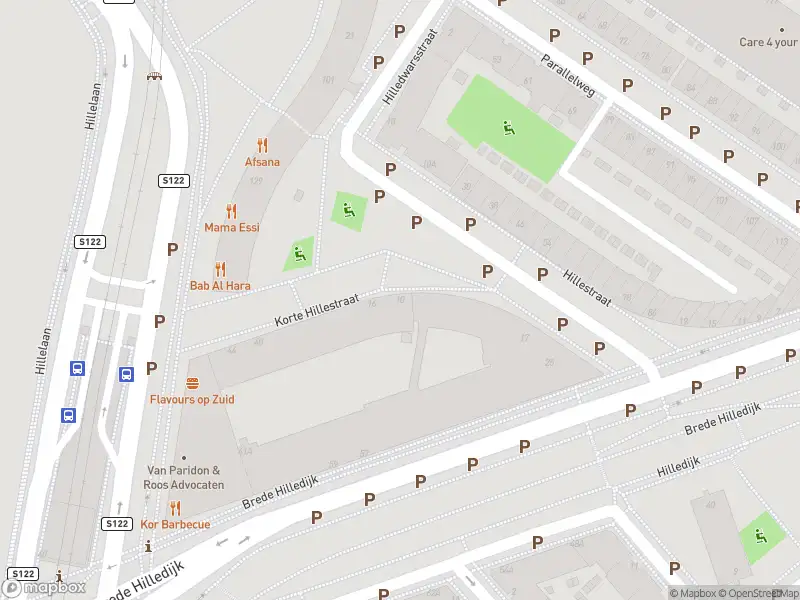 Ambulance met gepaste spoed naar de Korte Hillestraat in Rotterdam