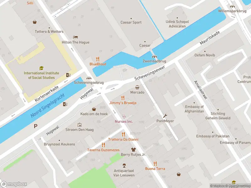 Ambulance met grote spoed naar de Scheveningseveer in 's-Gravenhage