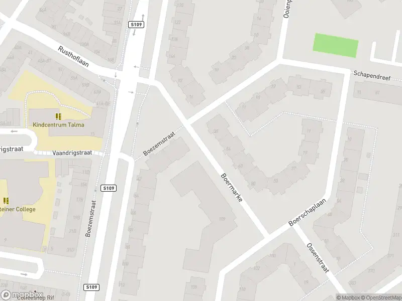 Ambulance met grote spoed naar de Boermarke in Rotterdam