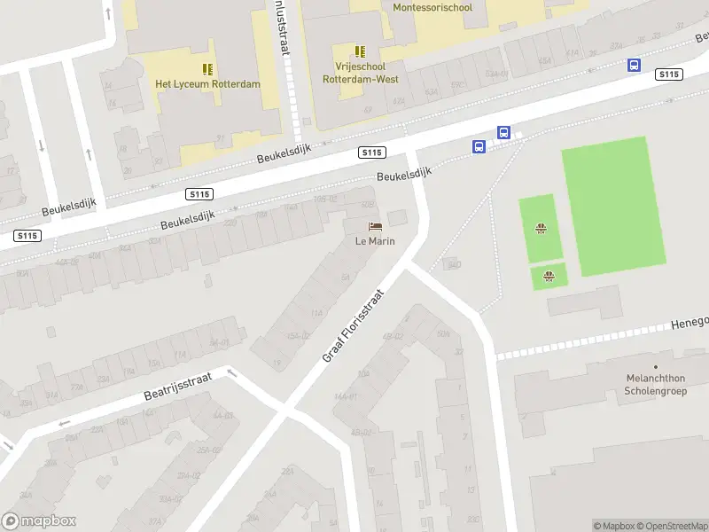 Ambulance met grote spoed naar de Graaf Florisstraat in Rotterdam