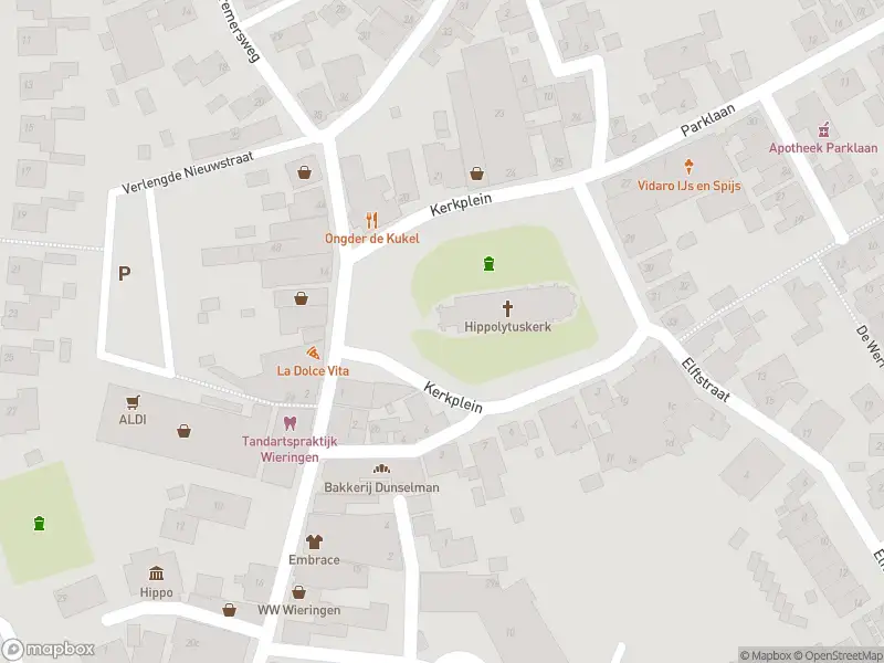 Ambulance met grote spoed naar de Kerkplein in Hippolytushoef