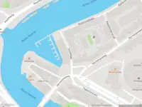 Ambulance met grote spoed naar de Disselkade in Haarlem