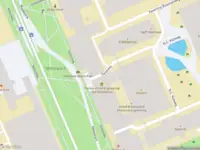 Ambulance met grote spoed naar de Stevinweg in Delft