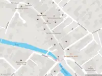 Ambulance met gepaste spoed naar de Kerkstraat in Strijen