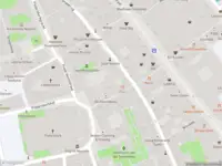 Ambulance met gepaste spoed naar de Breestraat in Leiden