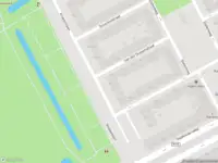 Ambulance met grote spoed naar de Vroesenlaan in Rotterdam