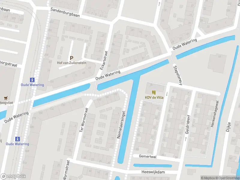 Ambulance met grote spoed naar de Oude Watering in Rotterdam