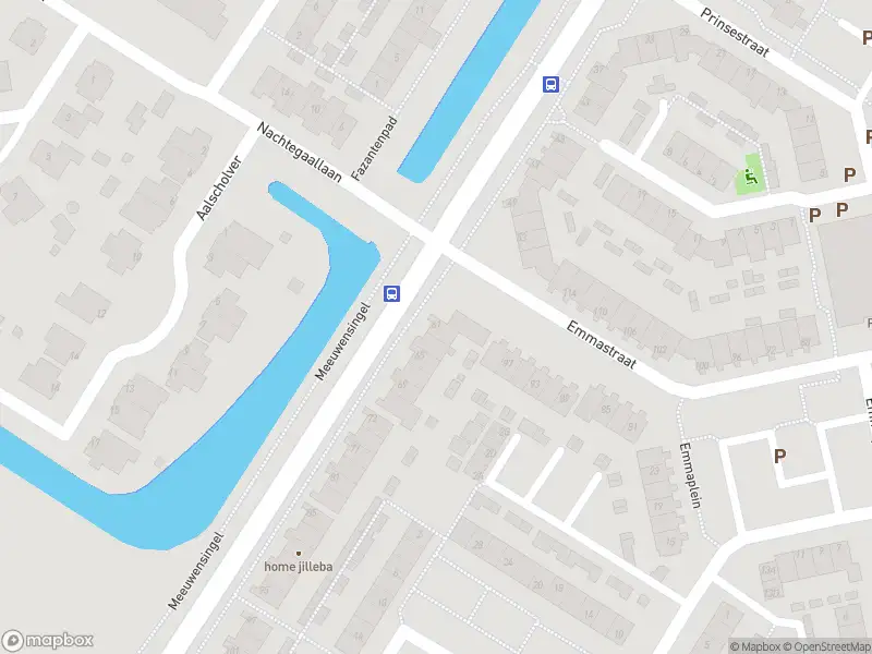 Ambulance met grote spoed naar de Meeuwensingel in Rozenburg