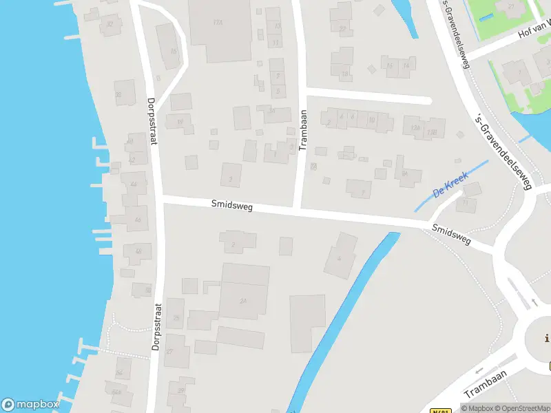 Ambulance met gepaste spoed naar de Smidsweg in Maasdam