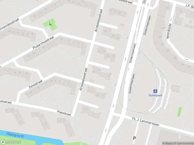 Ambulance met grote spoed naar de Aristotelesstraat in Amsterdam