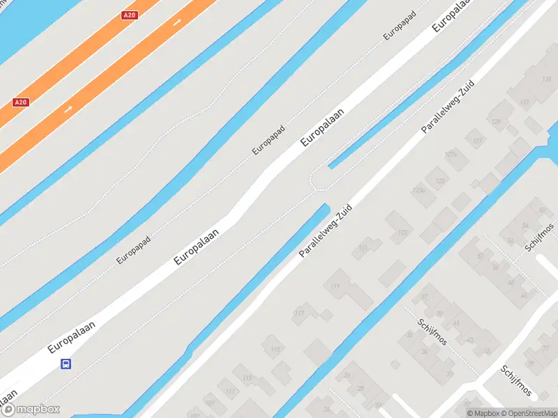 Ambulance met grote spoed naar de Parallelweg-Zuid in Nieuwerkerk aan den IJssel