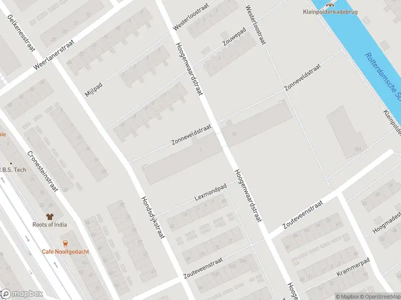 Ambulance met gepaste spoed naar de Hoogenwaardstraat in Rotterdam