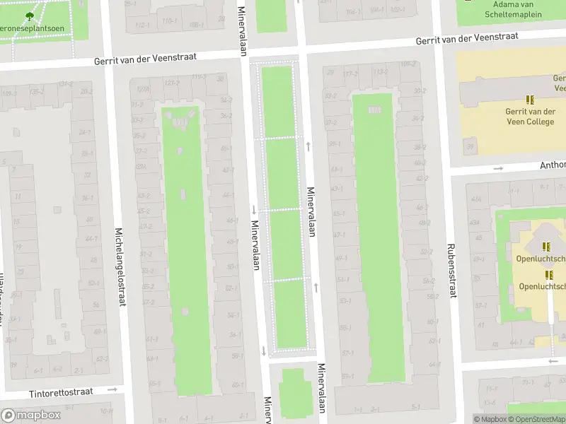 Ambulance met grote spoed naar de Anthonie van Dijckstraat in Amsterdam