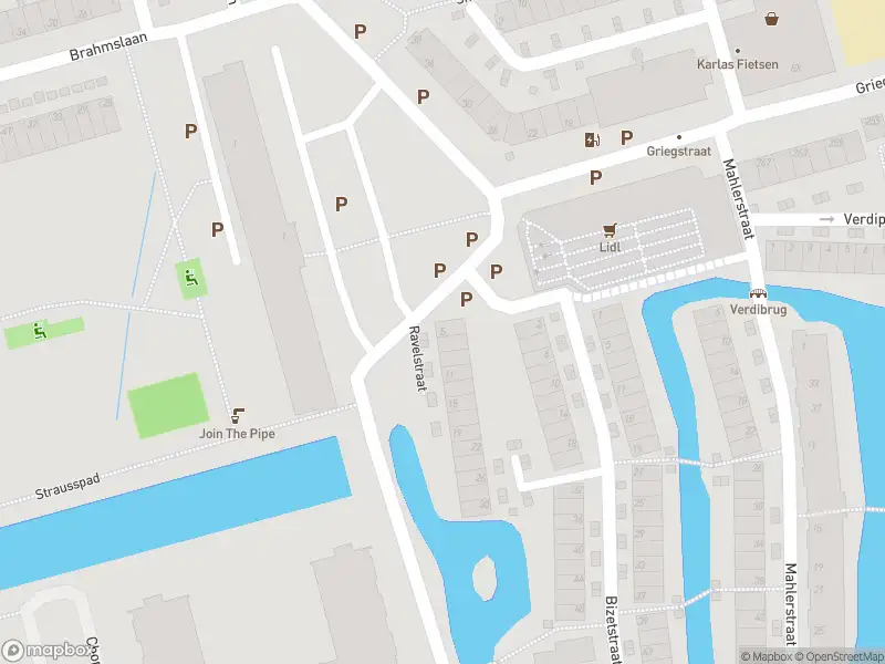 Ambulance met grote spoed naar de Ravelstraat in Delft