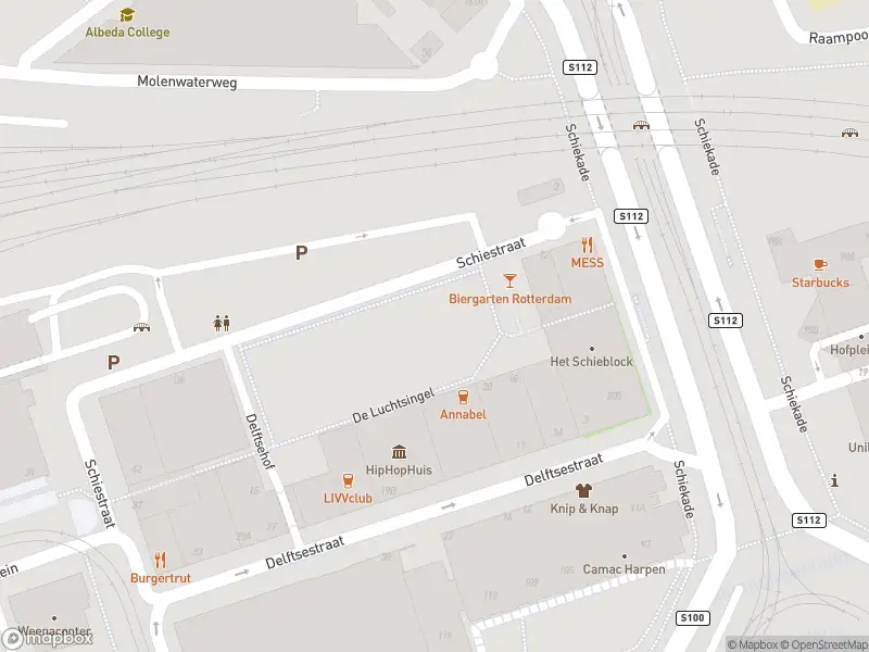 Ambulance met gepaste spoed naar de Schiestraat in Rotterdam