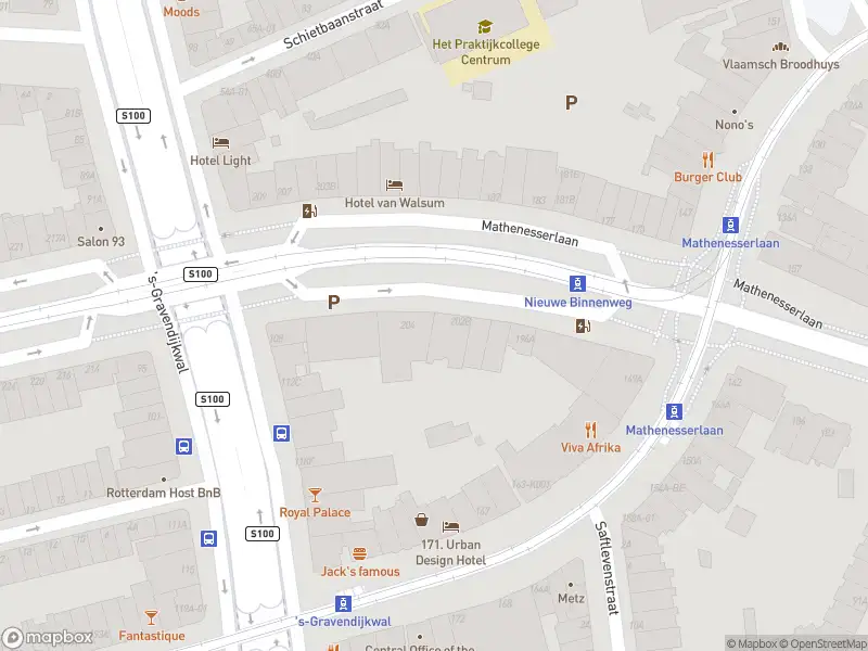 Ambulance met grote spoed naar de Mathenesserlaan in Rotterdam