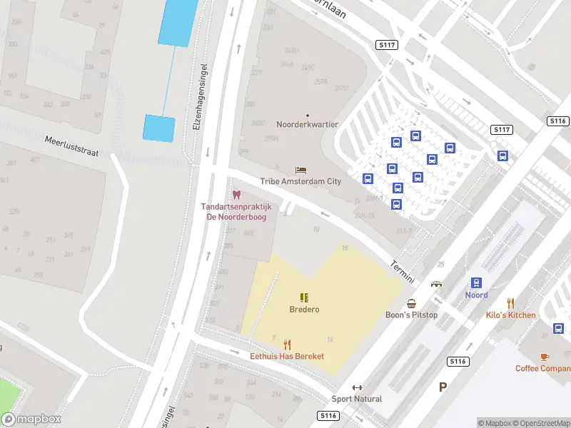 Ambulance met gepaste spoed naar de Termini in Amsterdam