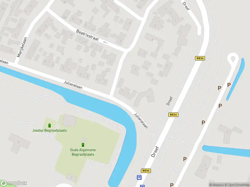 Brandweer met gepaste spoed naar de Julianalaan in Buren