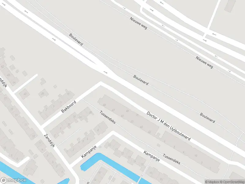 Brandweer met gepaste spoed naar de Boulevard in Rozenburg vanwege een buitenbrand