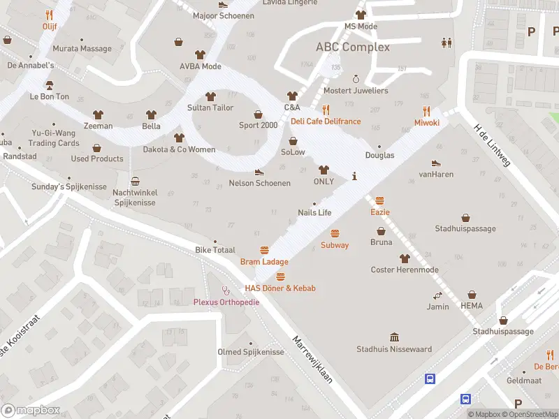 Ambulance met grote spoed naar de Nieuwstraat in Spijkenisse