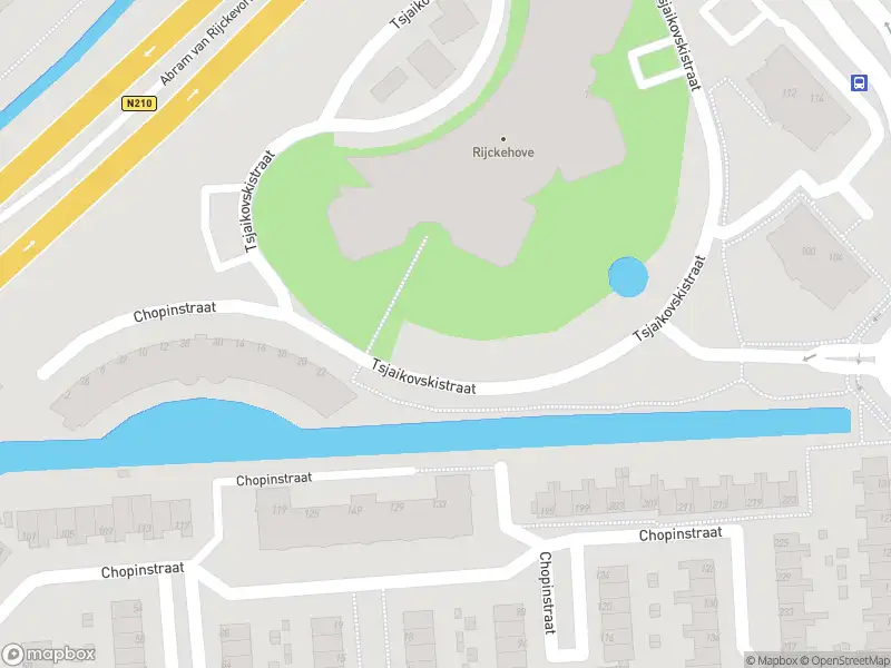 Ambulance met gepaste spoed naar de Tsjaikovskistraat in Capelle aan den IJssel